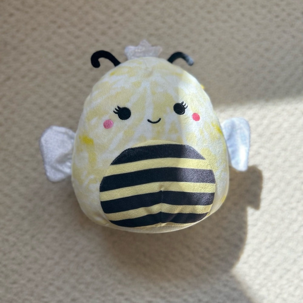 sunny the bee squishmallow